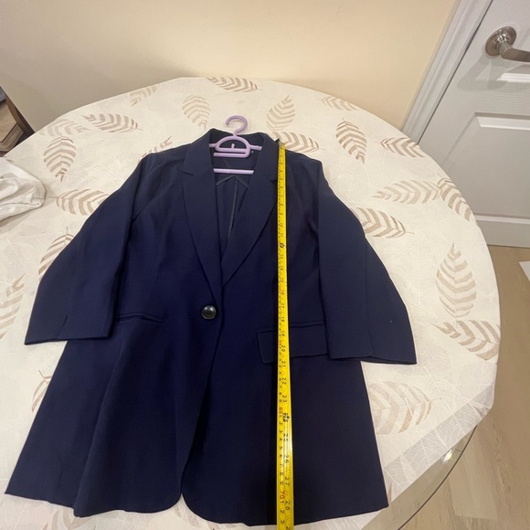 Elegant Navy Women's Blazer - Picture 4 of 6